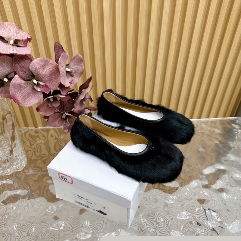 Other flat shoes